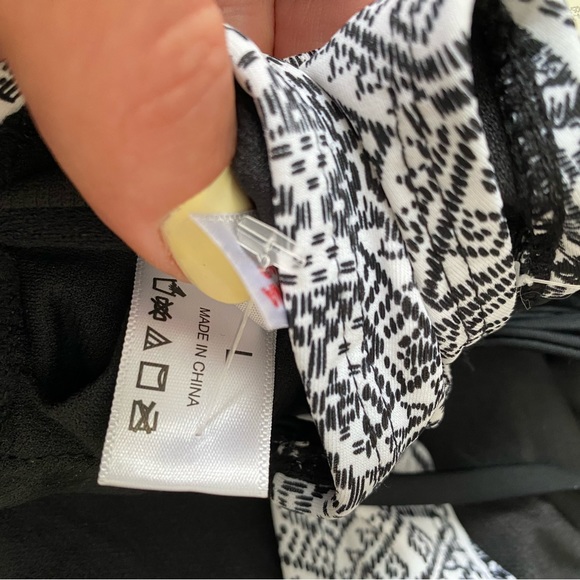 Arizona Aztec Flutter Strappy Back Bikini Top women’s size L Black White - Picture 8 of 8